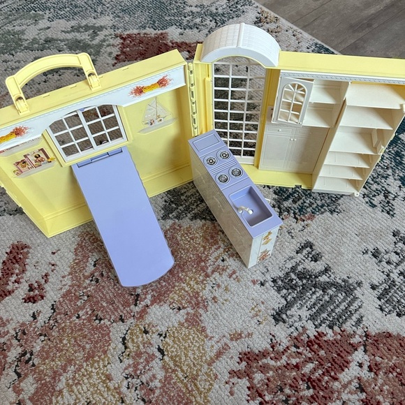 Vintage Barbie Mattel Grandma's Kitchen Fold Up Dollhouse Playset Incomplete - Picture 2 of 16